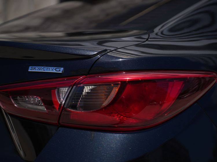 Mazda Mazda 2 2019 1.3 S Sedan เบนซิน ไม่ติดแก๊ส เกียร์อัตโนมัติ ดำ รูปที่ 2