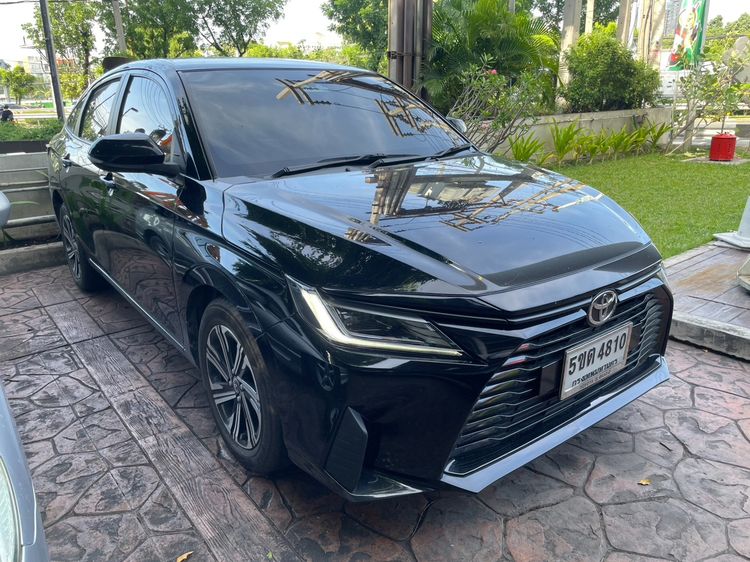รถ Toyota Yaris ATIV 1.2 Smart สี ดำ