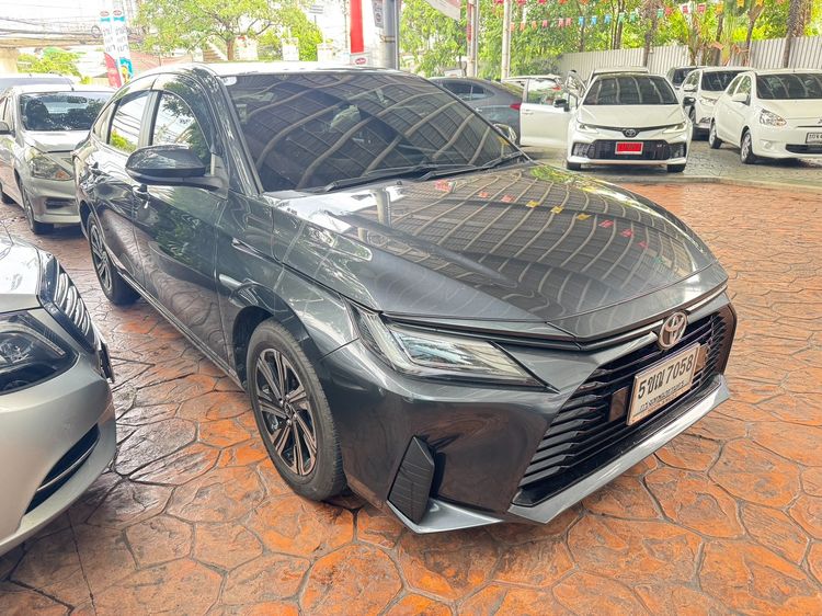 รถ Toyota Yaris ATIV 1.2 Smart สี เทา