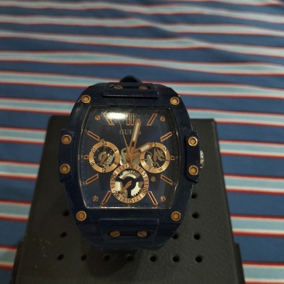 นาฬิกาguess