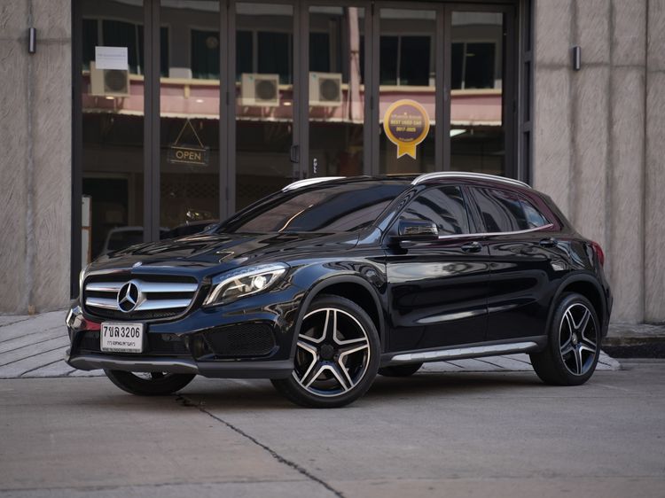 รถ Mercedes-Benz GLA-Class GLA250 สี ดำ