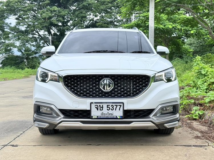 ฟรีดาวน์ MG ZS 1.5X TOP SUNROOF รุ่นท๊อป ปี2561(2018) วิ่งเพียง 80,000 กม. รถสวย สีขาว.
