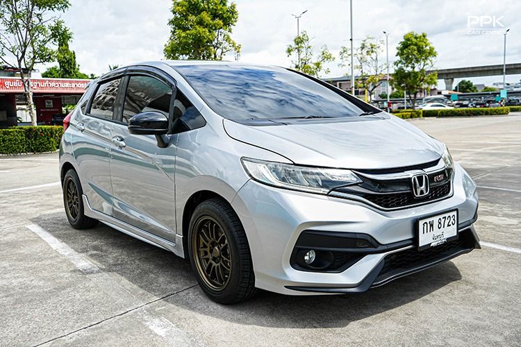 Honda Jazz 2018 1.5 RS i-VTEC Sedan เบนซิน ไม่ติดแก๊ส เกียร์อัตโนมัติ เทา รูปที่ 3