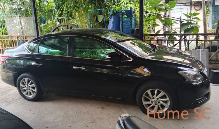 รถ Nissan Sylphy 1.6 E สี ดำ