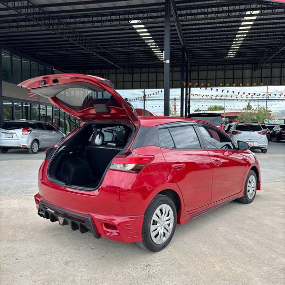 Toyota Yaris 2018 1.2 J Sedan เบนซิน ไม่ติดแก๊ส เกียร์อัตโนมัติ แดง รูปที่ 3