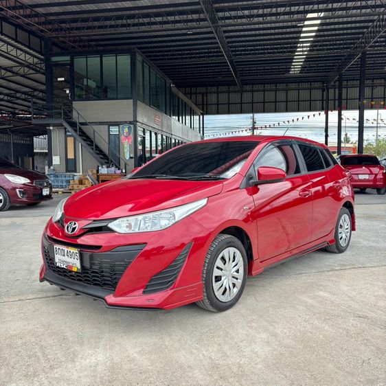 Toyota Yaris 2018 1.2 J Sedan เบนซิน ไม่ติดแก๊ส เกียร์อัตโนมัติ แดง