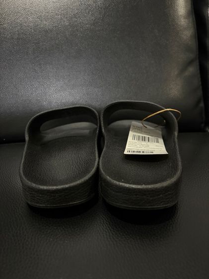 ส่งต่อรองเท้าแตะ adidas รูปที่ 3