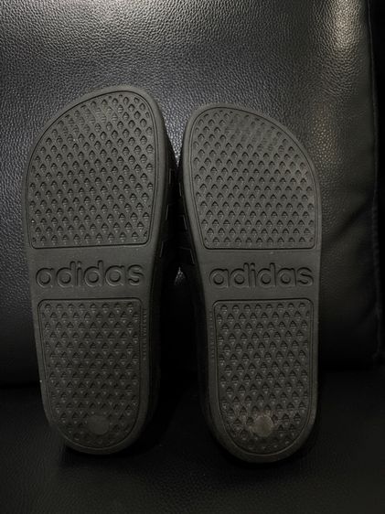 ส่งต่อรองเท้าแตะ adidas รูปที่ 6
