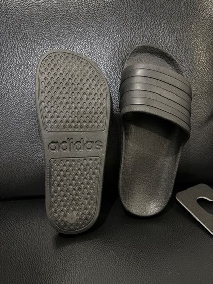 ส่งต่อรองเท้าแตะ adidas รูปที่ 9