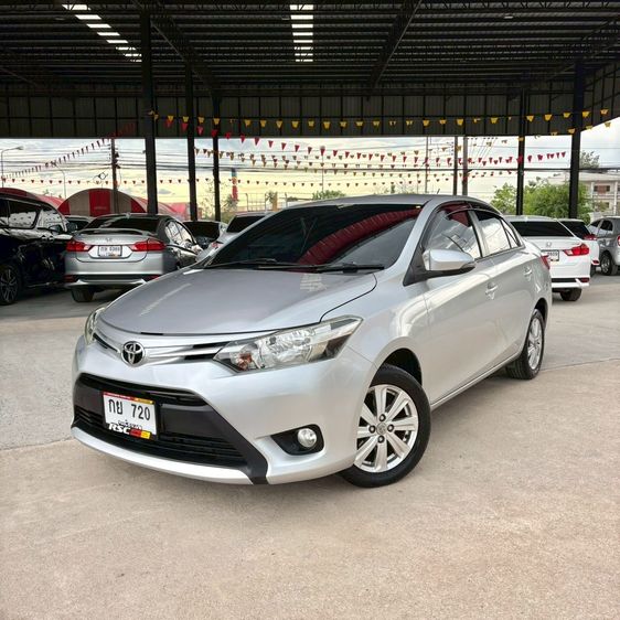 รถ Toyota Vios 1.5 E สี เทา