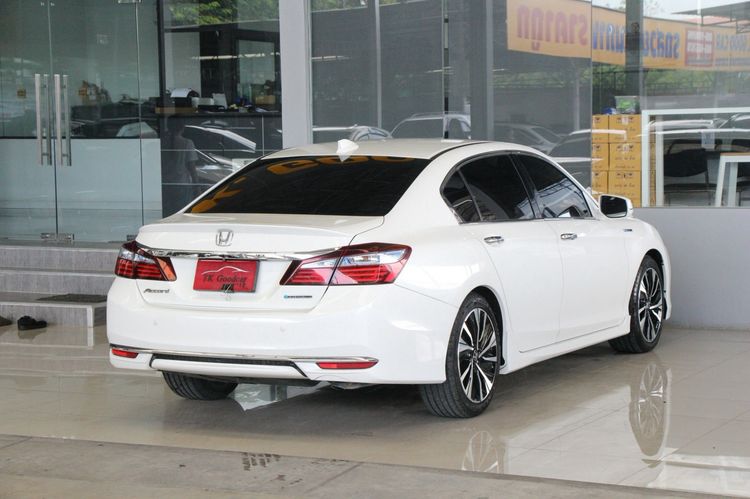 Honda Accord 2018 2.0 Hybrid Tech Sedan ไฮบริด เกียร์อัตโนมัติ ขาว รูปที่ 2