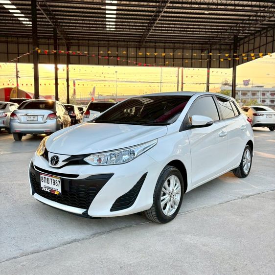 Toyota Yaris 2019 1.5 E Sedan เบนซิน ไม่ติดแก๊ส เกียร์อัตโนมัติ ขาว