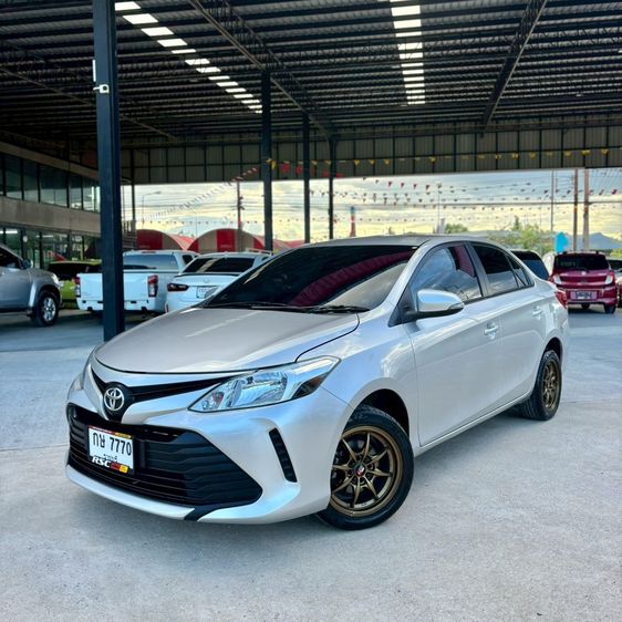 Toyota Vios 2020 1.5 Entry Sedan เบนซิน ไม่ติดแก๊ส เกียร์อัตโนมัติ เทา