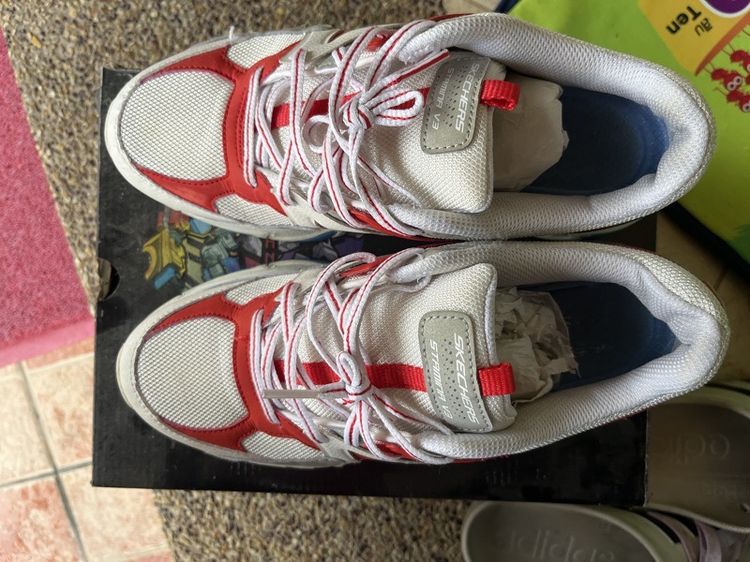 sketcher transformer ไซส์9/39 สภาพดีมาก/ใช้น้อย ซื้อเก็บไว้นานแล้ว มีกล่อง