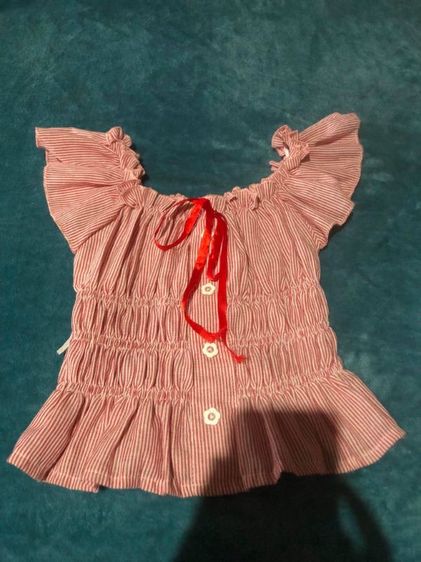 EU 34 เสื้อครอปแขนตุ๊กตาผ้าลายริ้วสีแดงแต่งสม็อคและผูกโบว์หน้าสไตล์น่ารัก