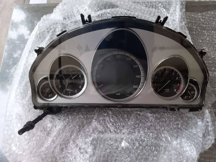 เรือนไมล์ W212  M271 EVO รุ่น5หลุม  ของแท้ สภาพใหม่ Part no. A2129005004 สภาพสวย ใส่ต่อได้เลย ราคา 5,500 บ. ไม่รวมส่ง T.086-7663527