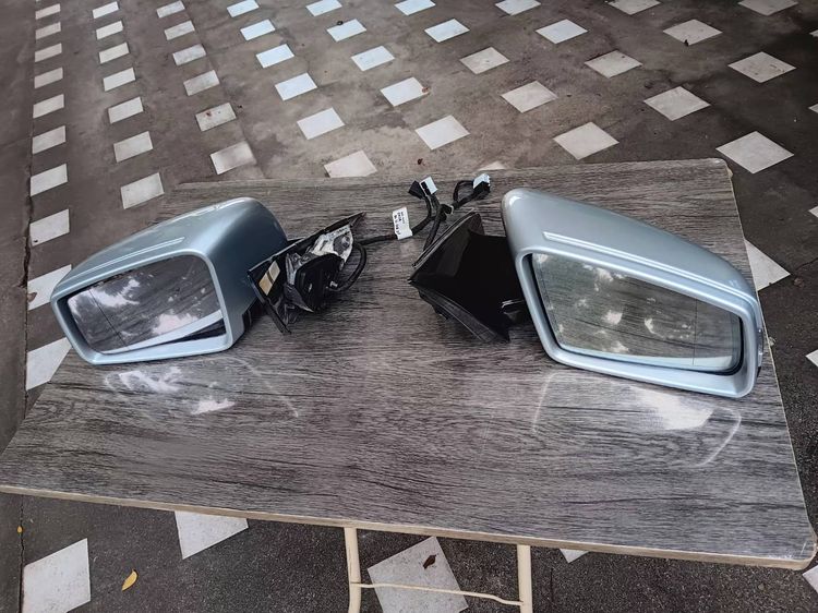 กระจกมองข้าง W212 ของแท้ สีบรอนซ์เงิน จากตัว AMG Package รุ่นมีไฟเลี้ยวและไฟส่องพื้น สภาพสวย 1 คู่ ซ้าย-ขวา ราคา 5,900 บ. ไม่รวมส่ง T.086-76 รูปที่ 3