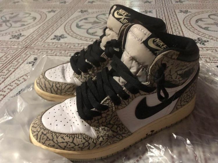 UK 4.5 | EU 37 1/3 | US 5 อื่นๆ Nike Air Jordan 1 Retro High OG