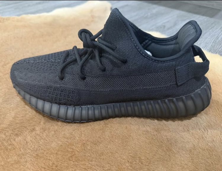 Adidas Yeezy boost 350v2 onyx รูปที่ 3