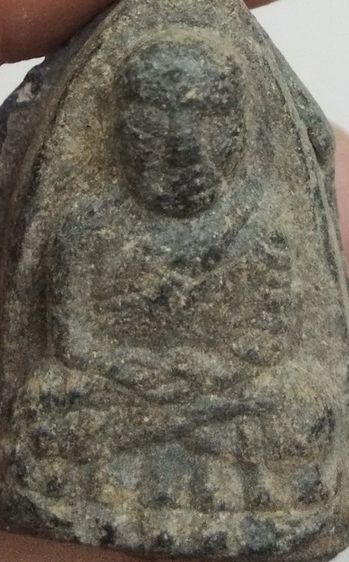 75427-หลวงปู่ทวดเนื้อผงเก่า หลังเจดีย์