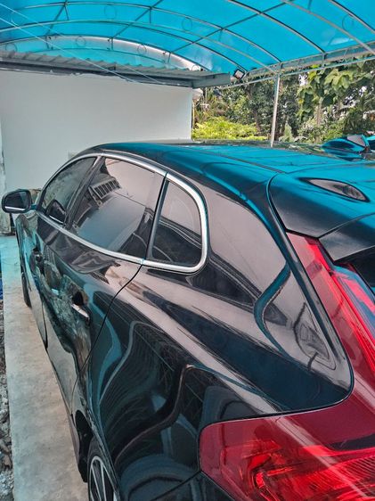 Volvo V40 2019 2.0 T4 Sedan เบนซิน เกียร์อัตโนมัติ ดำ รูปที่ 2