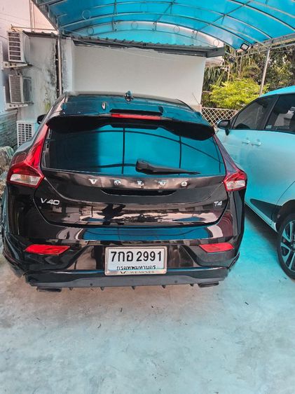 Volvo V40 2019 2.0 T4 Sedan เบนซิน เกียร์อัตโนมัติ ดำ รูปที่ 4