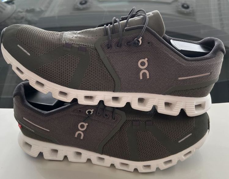 ขาย On Clould 5 สีเขียวมะกอก olive/white size 45/290cm ของแท้ 100 % สภาพสวย รูปที่ 3