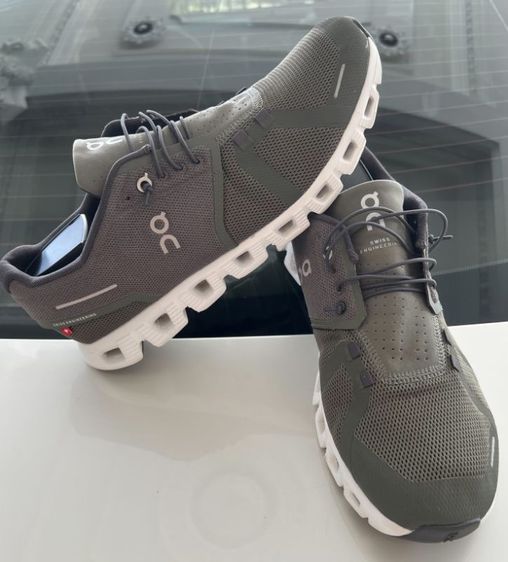 อื่นๆ รองเท้าผ้าใบ ผ้าใบ UK 10.5 | EU 45 1/3 | US 12 ขาย On Clould 5 สีเขียวมะกอก olive/white size 45/290cm ของแท้ 100 % สภาพสวย