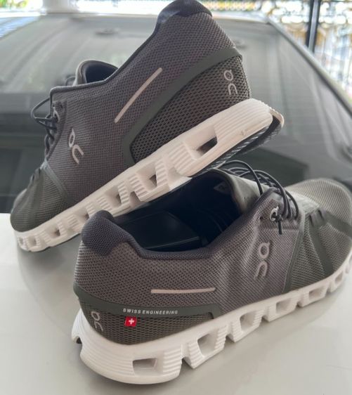 ขาย On Clould 5 สีเขียวมะกอก olive/white size 45/290cm ของแท้ 100 % สภาพสวย รูปที่ 2