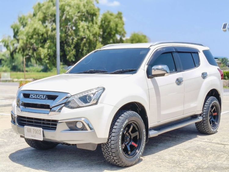 Isuzu MU-X 2017 3.0 Ultimate AT 4WD Utility-car ดีเซล ไม่ติดแก๊ส เกียร์อัตโนมัติ ขาว