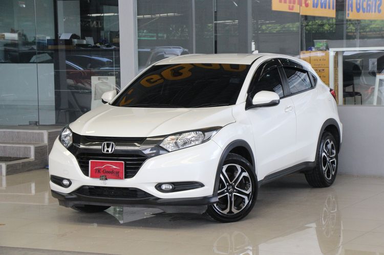 รถ Honda HR-V 1.8 S สี ขาว