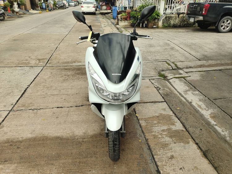 🛵ยังไงก็ขาย PCX 150 ปี 57 เครื่องดี สีสวย สตาร์ทมือ กุญแจรีโมท เล่มชุดโอนครบ+เปลี่ยนถ่ายน้ำมันเครื่องฟรี ส่งฟรี30 ก.ม รูปที่ 4
