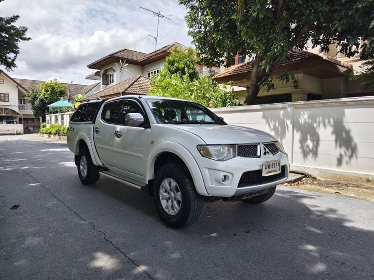 รถ Mitsubishi Triton 2.5 Plus GLS VG Turbo สี ขาว
