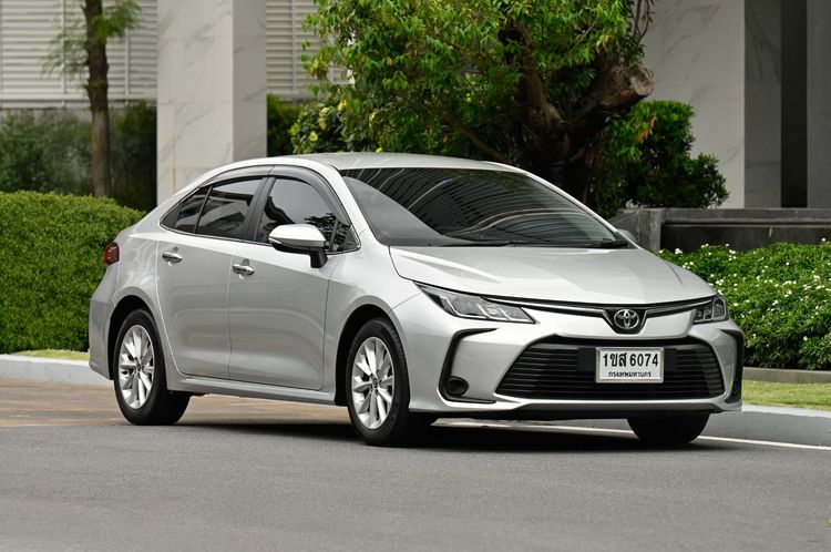 Toyota Corolla 2021 1.6 Sedan เบนซิน ไม่ติดแก๊ส เกียร์อัตโนมัติ บรอนซ์เงิน รูปที่ 2