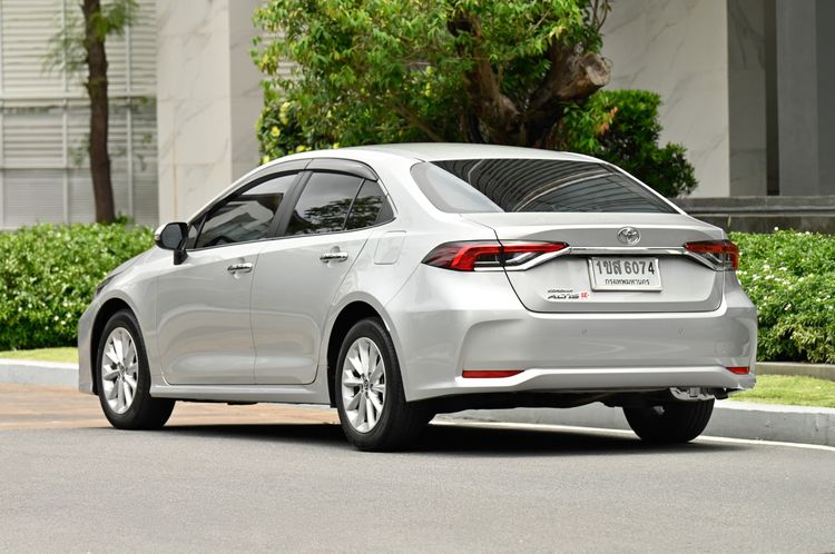 Toyota Corolla 2021 1.6 Sedan เบนซิน ไม่ติดแก๊ส เกียร์อัตโนมัติ บรอนซ์เงิน รูปที่ 3