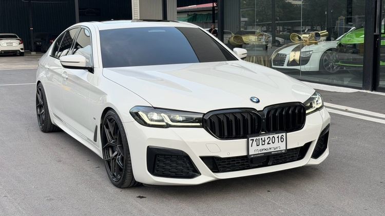 BMW Series 5 2021 530e Sedan เบนซิน ไม่ติดแก๊ส เกียร์อัตโนมัติ ขาว รูปที่ 2