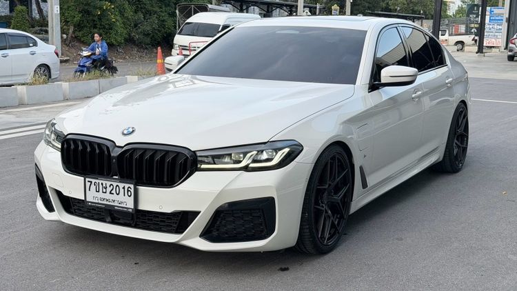BMW Series 5 2021 530e Sedan เบนซิน ไม่ติดแก๊ส เกียร์อัตโนมัติ ขาว รูปที่ 3