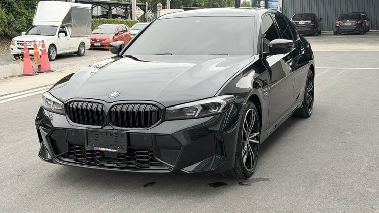 BMW Series 5 2021 530e Sedan เบนซิน ไม่ติดแก๊ส เกียร์อัตโนมัติ ขาว รูปที่ 2
