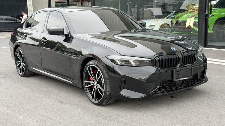 BMW Series 5 2021 530e Sedan เบนซิน ไม่ติดแก๊ส เกียร์อัตโนมัติ ขาว รูปที่ 3