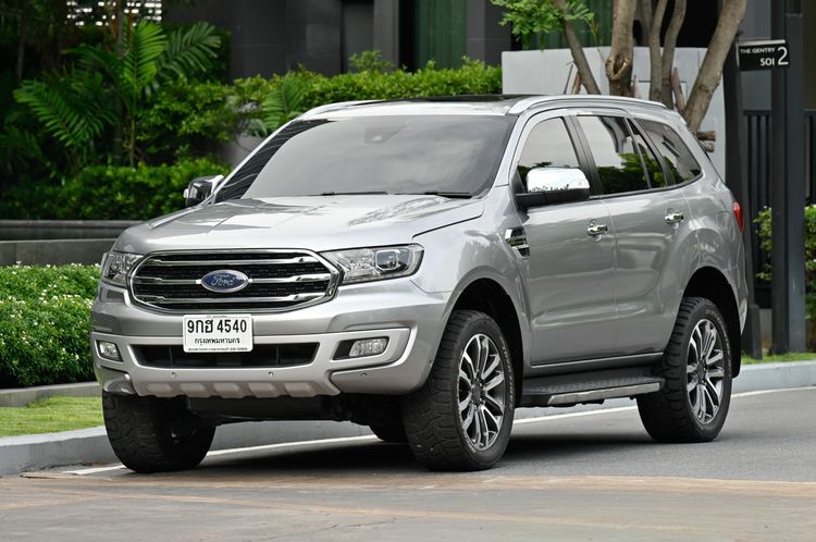 รถ Ford Everest 2.0 Turbo Titanium+ สี ขาว