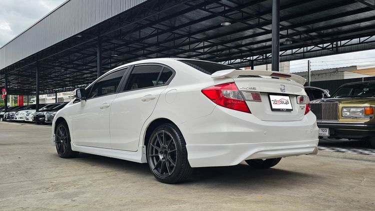 Honda Civic 2013 1.8 E i-VTEC Sedan เบนซิน ไม่ติดแก๊ส เกียร์อัตโนมัติ ขาว รูปที่ 3
