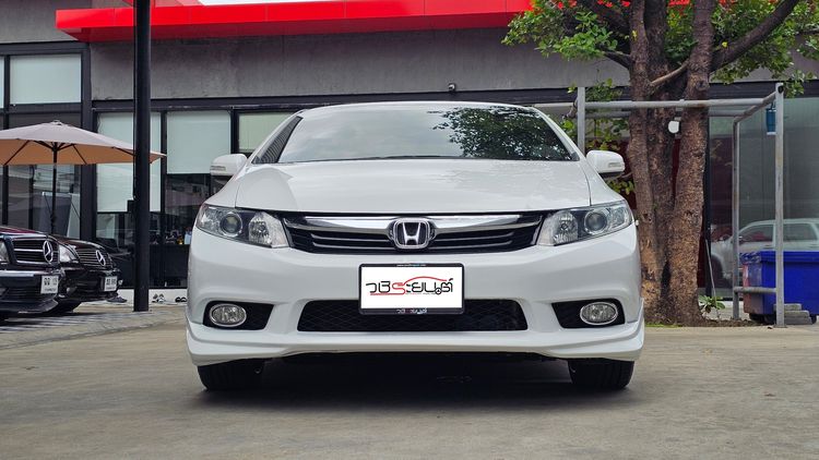 Honda Civic 2013 1.8 E i-VTEC Sedan เบนซิน ไม่ติดแก๊ส เกียร์อัตโนมัติ ขาว รูปที่ 2