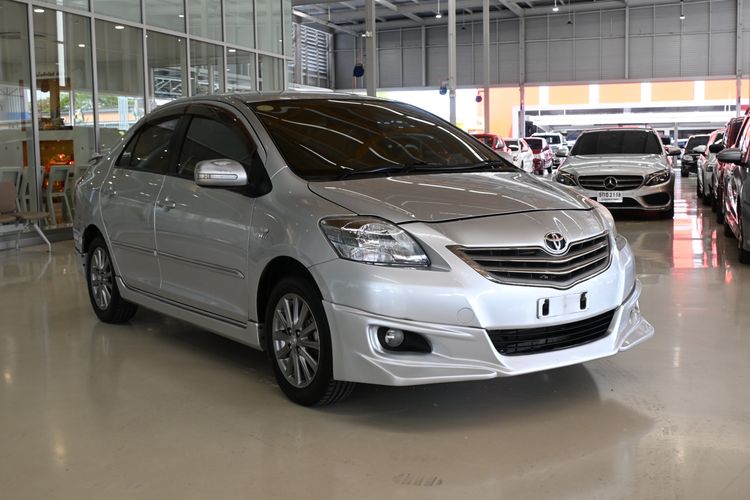 รถ Toyota Vios 1.5 E สี บรอนซ์เงิน
