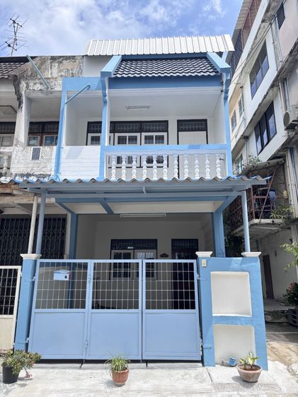 มีบางส่วน ขายทาวน์เฮาส์ 2 ชั้น หลังมุม พระราม 2 ซอย 38 รีโนเวทใหม่ ทำเลดี ใกล้ รพ.บางมด 2.59 ล้าน