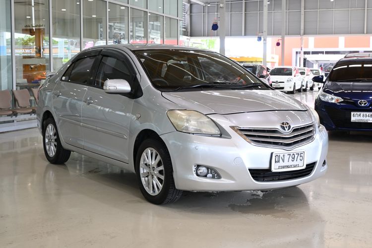 รถ Toyota Vios 1.5 E สี บรอนซ์เงิน
