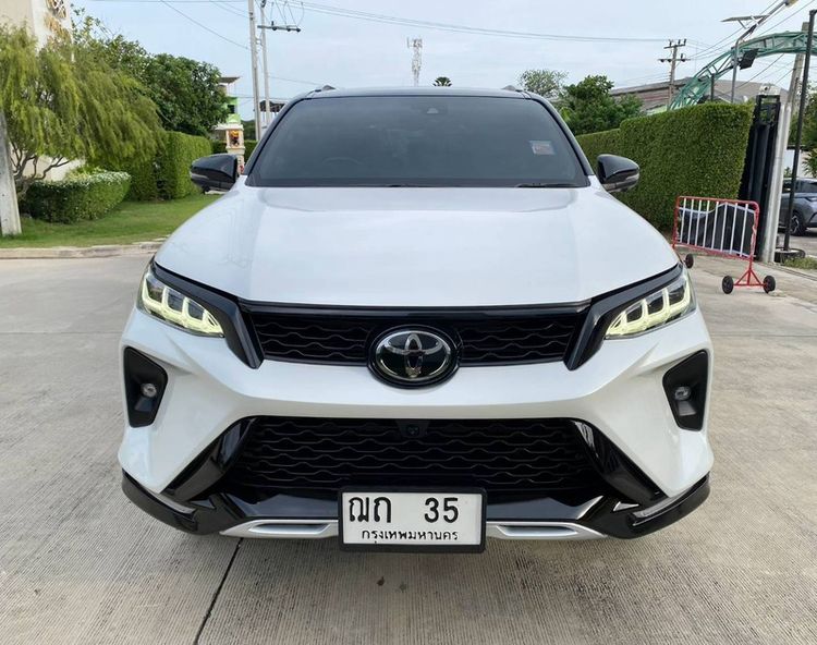 Toyota Fortuner 2023 2.8 V TRD Sportivo Black Top 4WD Utility-car ดีเซล ไม่ติดแก๊ส เกียร์อัตโนมัติ ขาว รูปที่ 2