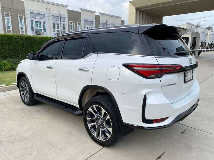 Toyota Fortuner 2023 2.8 V TRD Sportivo Black Top 4WD Utility-car ดีเซล ไม่ติดแก๊ส เกียร์อัตโนมัติ ขาว รูปที่ 4