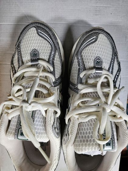 รองเท้า NB  M1906REE   size 42   สภาพใหม่มาก   / ใส่แค่สองครั้ง    ราคา 1400 คับ /  สนใจทักดูรูป เพิ่มเติมได้คับ  Line id :  0895835080