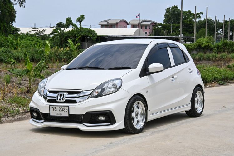 Honda Brio 2011 1.2 V Sedan เบนซิน ไม่ติดแก๊ส เกียร์ธรรมดา ขาว รูปที่ 2