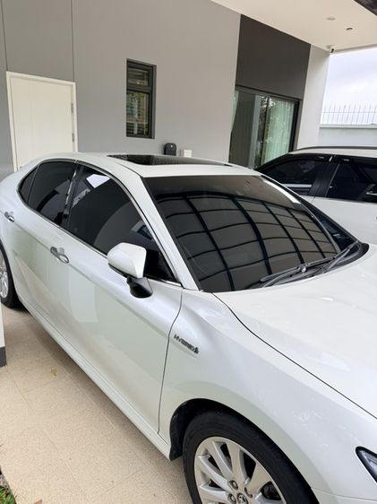 Toyota Camry 2019 2.5 HV Premium Sedan ไฮบริด ไม่ติดแก๊ส เกียร์อัตโนมัติ ขาว รูปที่ 4